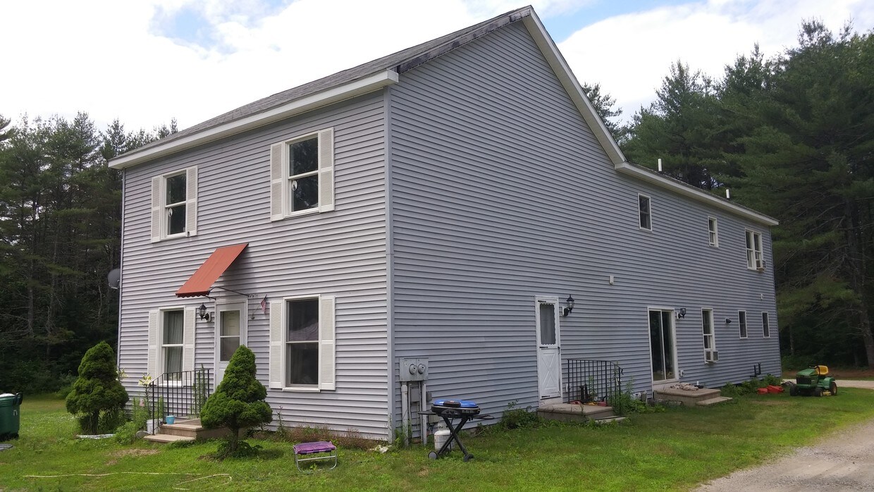 Main view of Unit 2 end of building - 91-93 Old Richmond Rd