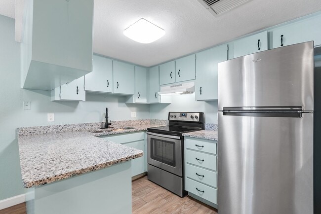 Foto del edificio - ONE BEDROOM APARTMENT AVAILABLE!