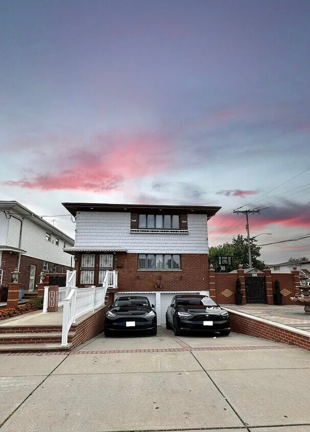 Primary Photo - 8104 153rd Ave
