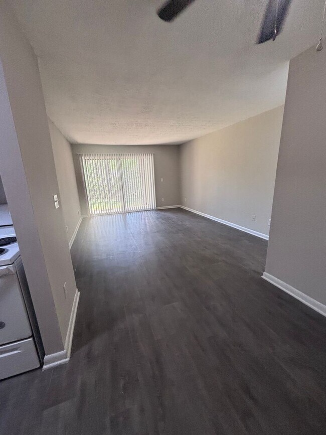 Foto del edificio - 405 Orchard Trace Ln
