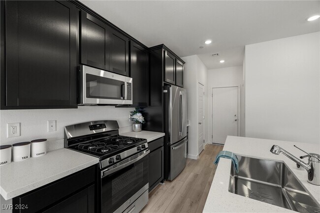 Foto del edificio - 9571 Elijah Pointe Ave
