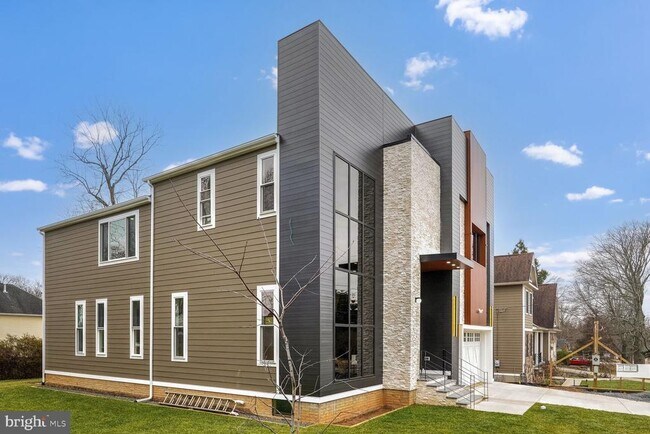 Foto del edificio - 4917 Erie St