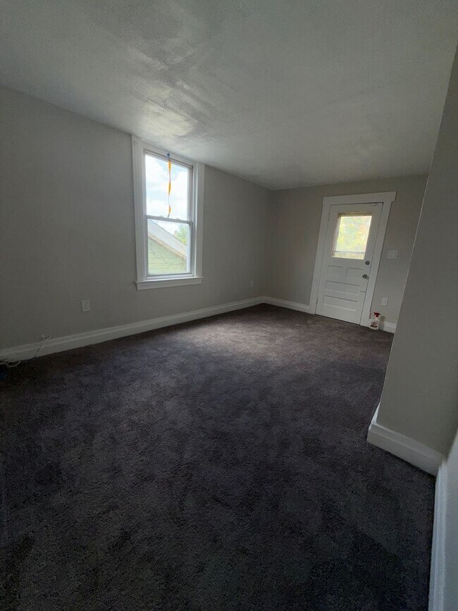 Foto del edificio - 2 Bed 1 Bath in Swissvale!