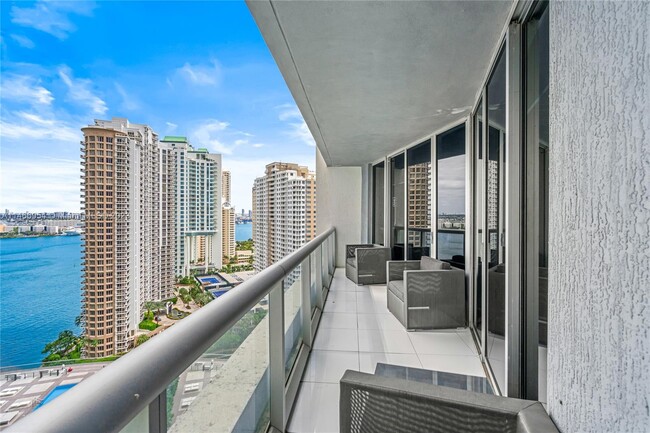 Foto del edificio - 495 Brickell Ave