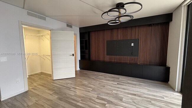 Foto del edificio - 801 S Miami Ave