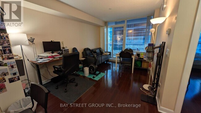 Photo du bâtiment - 1015-4978-4978 Yonge St
