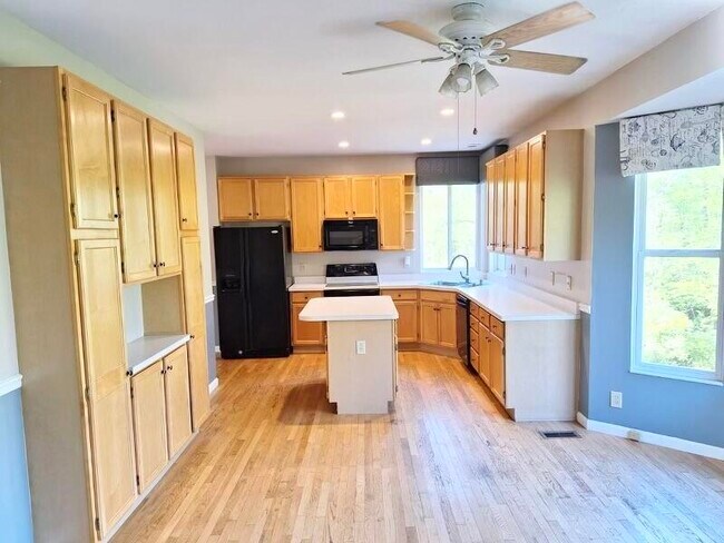 Foto del edificio - 7914 Driftwood Dr