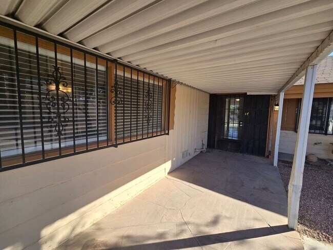 Foto del edificio - Lock in ($2100) off February 2026  if you move-in by December 29, 2025.