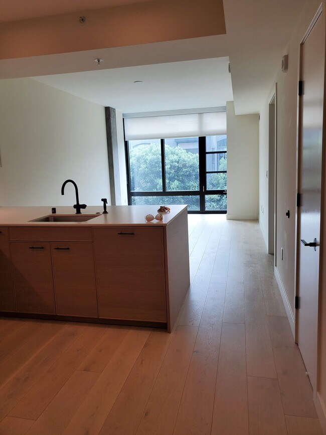 Foto del edificio - 1598 Bay St