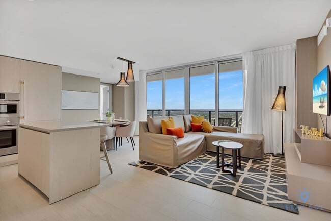 Building Photo - 4010 S Ocean Dr