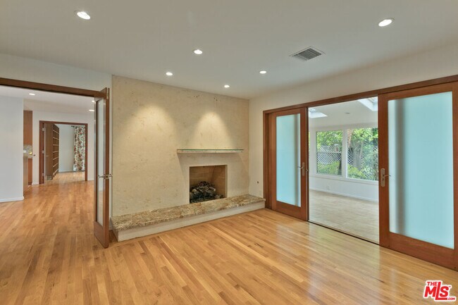 Building Photo - 1453 Allenford Ave