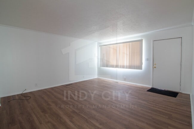 Foto del edificio - 7246 E 34th St