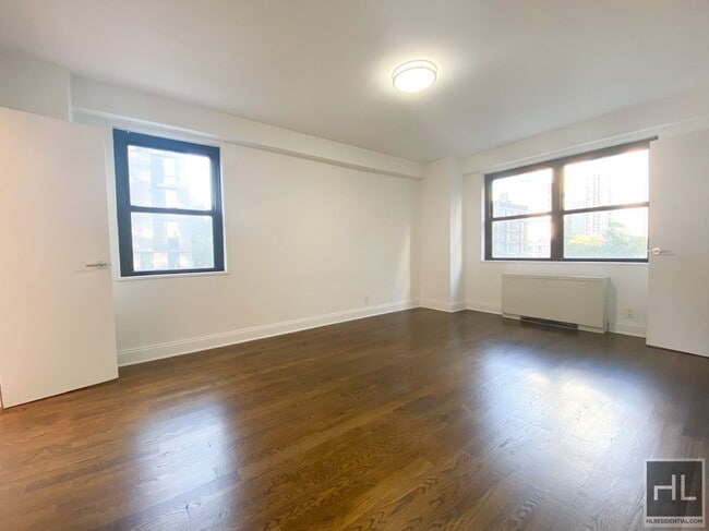 Building Photo - East 89 Street