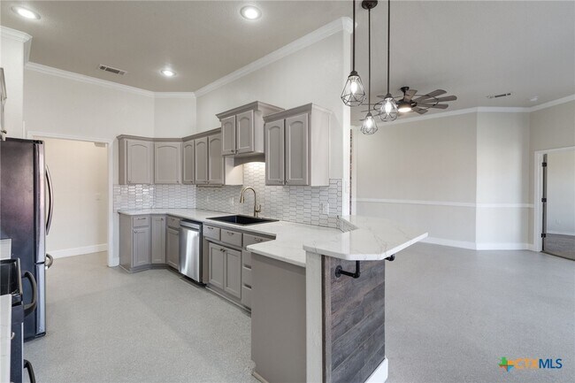 Foto del edificio - 4501 Chelsea Dr