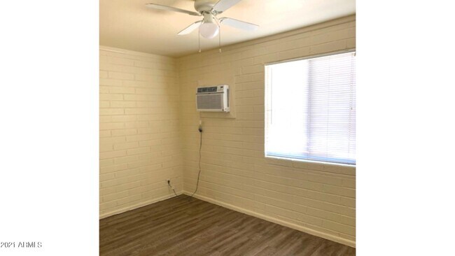 Building Photo - 623 S Country Club Dr