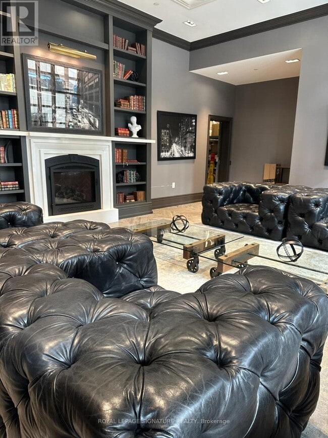 Photo du bâtiment - 608 Richmond St W