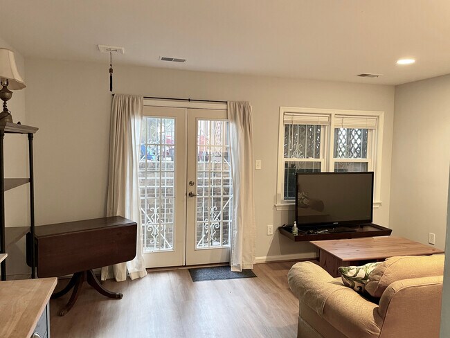 Foto del edificio - 1647 Park Rd NW