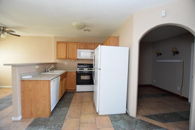 Foto del edificio - Beautiful 3 Bedroom & 2 1/2 Bath Condo.