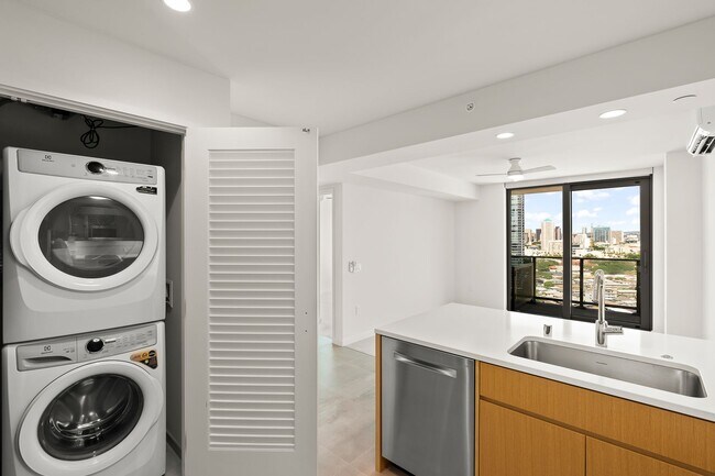 Building Photo - 1 bedroom, 1 bathroom, 1 parking at Sky Al...