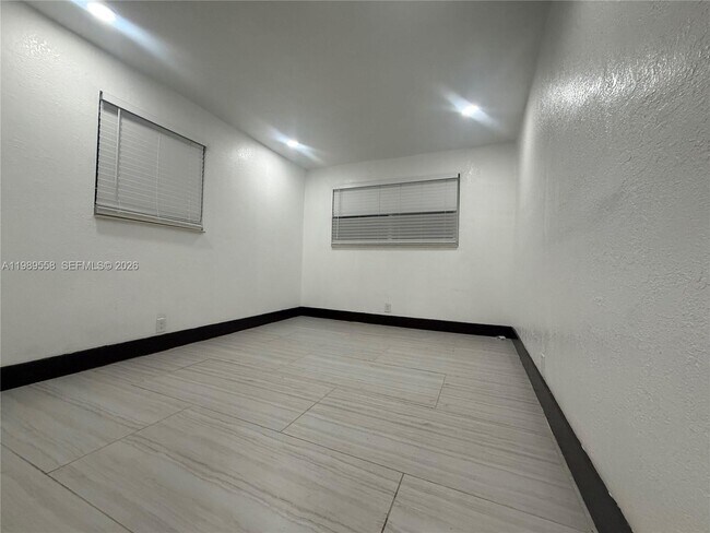 Foto del edificio - 1881 SW 42nd Terrace