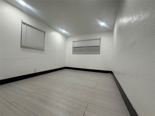 Building Photo - 1881 SW 42nd Terrace