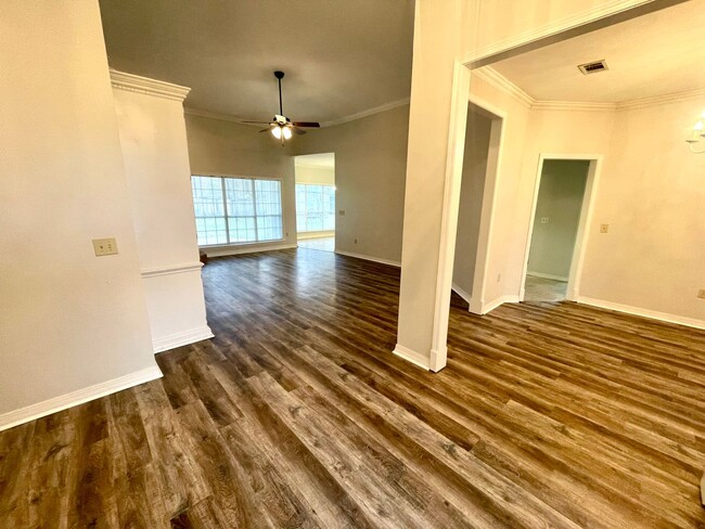 Building Photo - 4 Bed/2 Bath Home for Rent in Ridgeland!