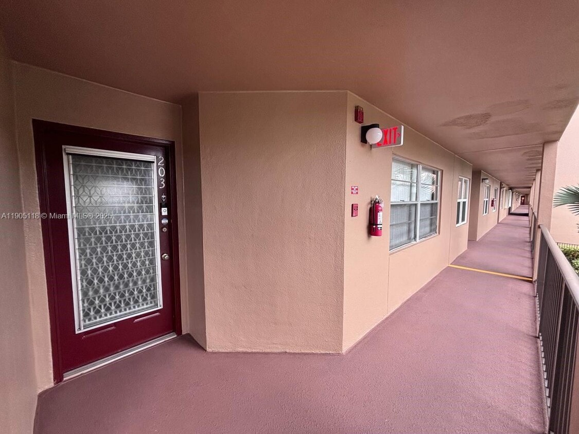 Primary Photo - 500 SW 130th Terrace