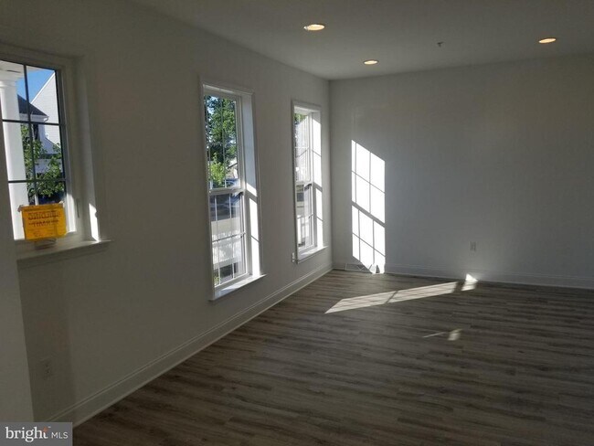 Foto del edificio - 207 Hoke Farm Way