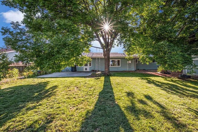 Building Photo - 804 Theo Ave