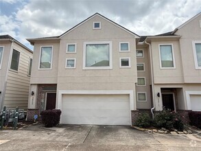 Building Photo - 3813 Center Plaza Dr