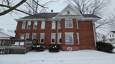 Building Photo - 202 E Barker Ave