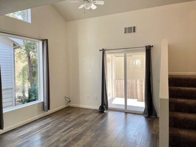 Building Photo - Great Location by Cal Poly Campus - 2 Bedroom, 1 Bathroom