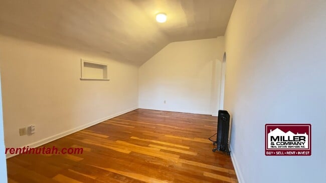 Photo - 815 E 100 S Apartment