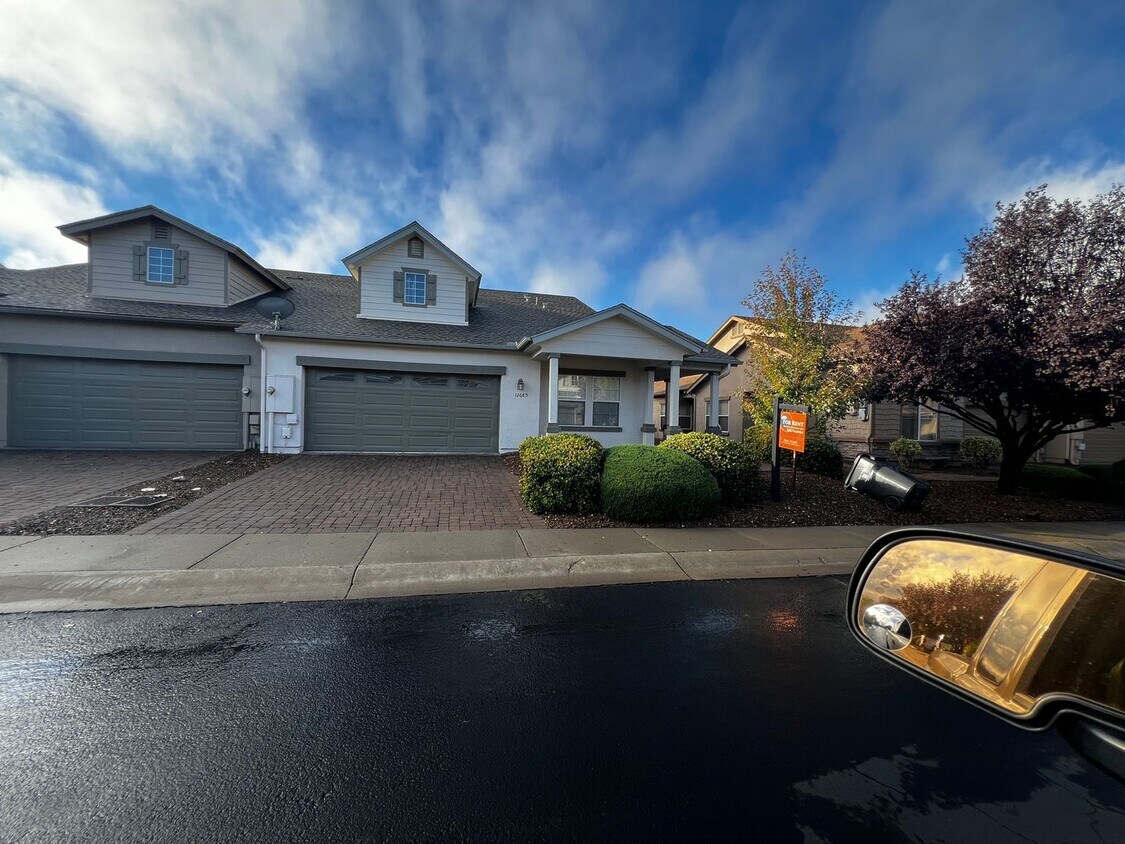 Foto principal - 12689 E Viento St