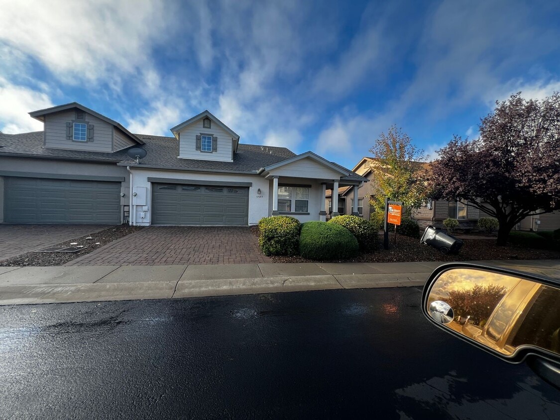Primary Photo - 12689 E Viento St
