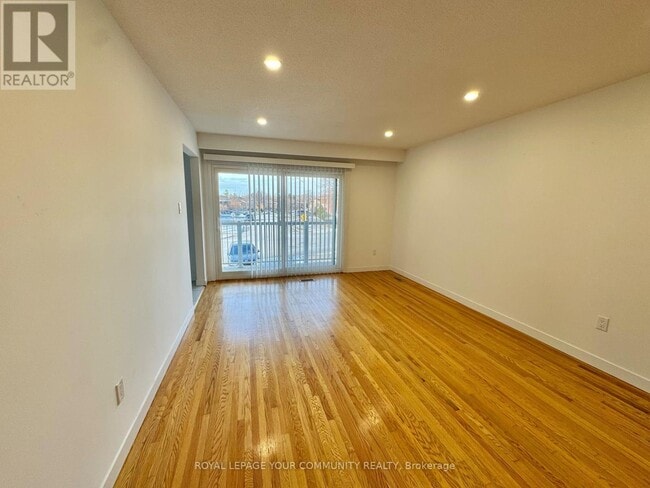 Building Photo - 165 Aberdeen Ave