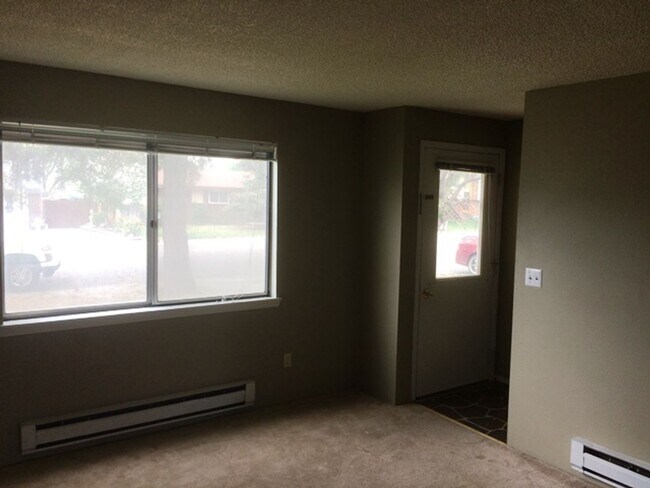 Building Photo - Samarra Duplex