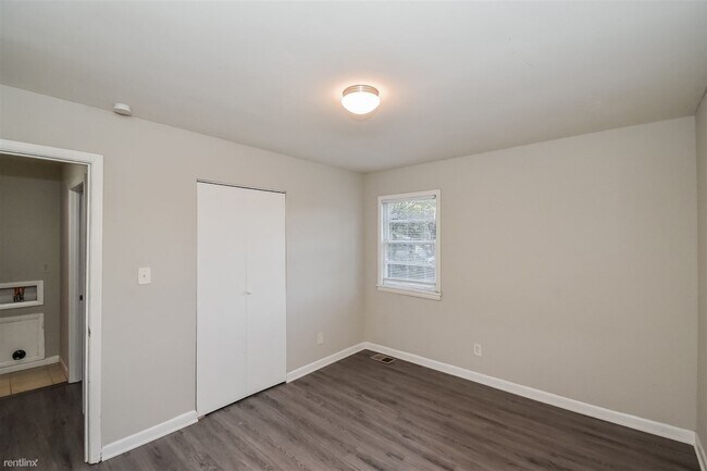 Building Photo - 3 br, 1 bath House - 446 FEDORA Way