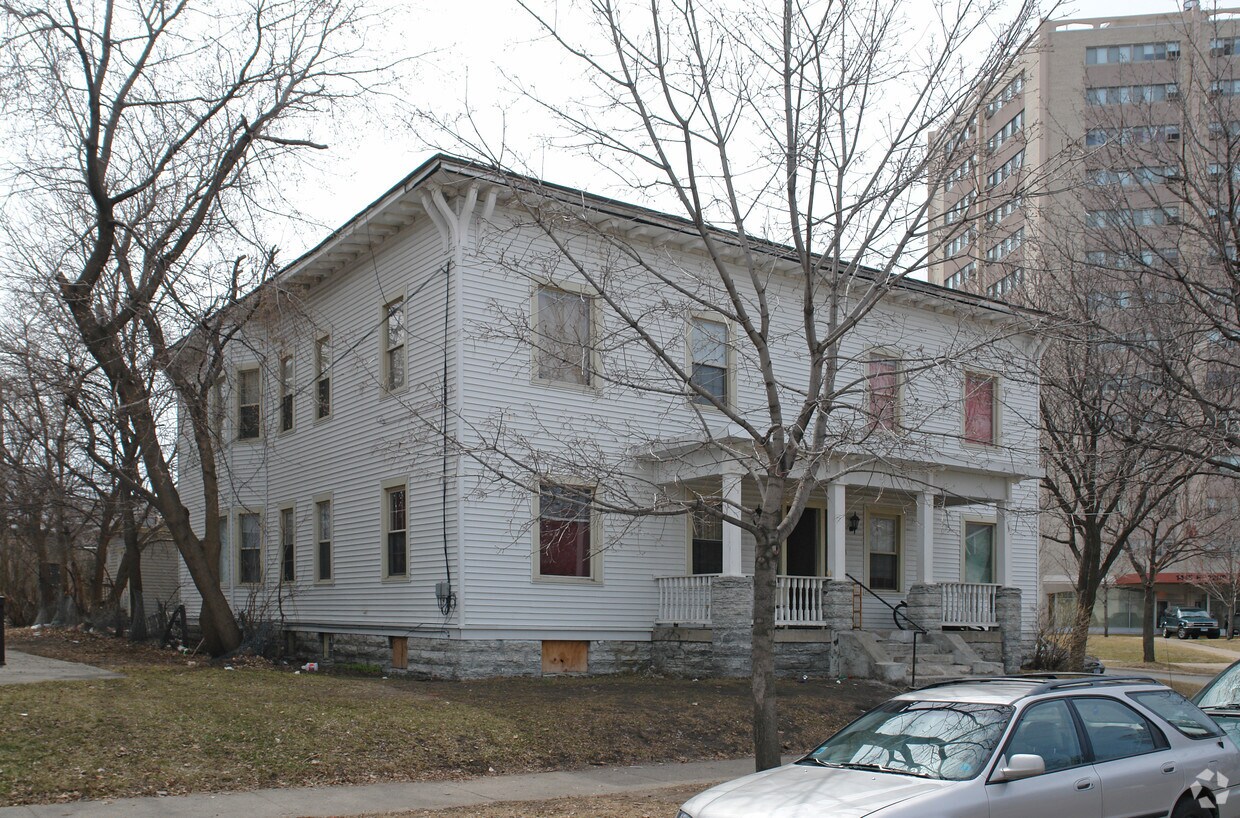 Building Photo - 1501 22nd St E