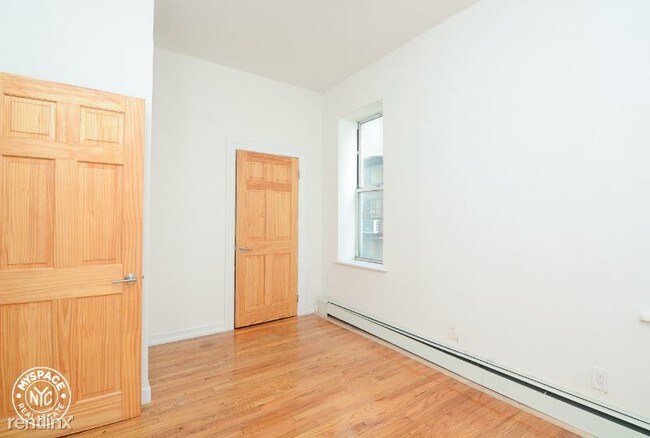 Foto del edificio - 3 br, 1 bath Apartment - 321 Malcolm X Blvd