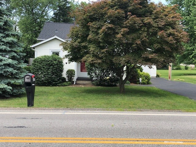 Primary Photo - 3887 Middle Ridge Rd