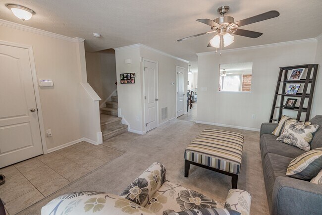 Foto del edificio - 210 Summerfield Dr
