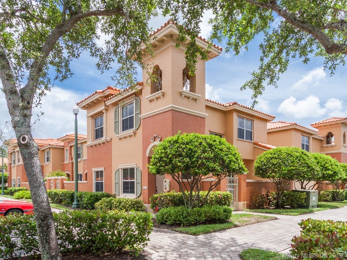5016 S Harbor Isles Dr, Fort Lauderdale, FL 33312 Townhouse for Rent