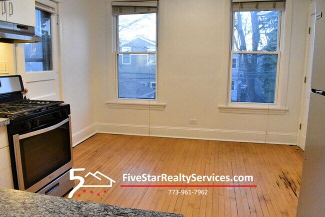 Building Photo - 4521 N Claremont Ave