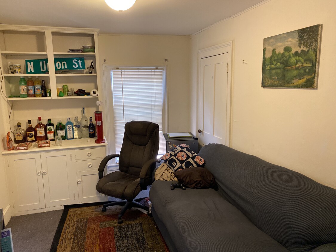 Primary Photo - 68 Elmwood Ave
