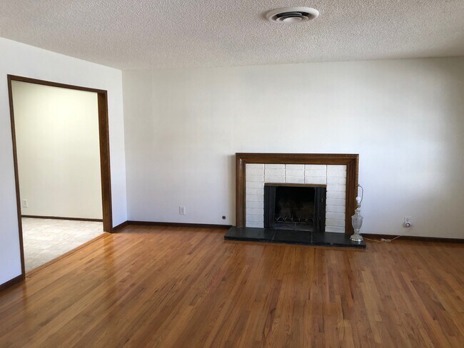Building Photo - 5104 Melbourne Dr
