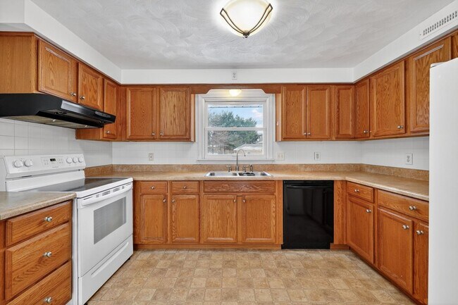 Foto del edificio - 6644 Ravenwood Ave NW