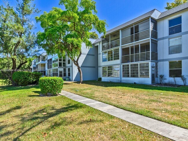 Foto del edificio - 8401 Lagos De Campo Blvd