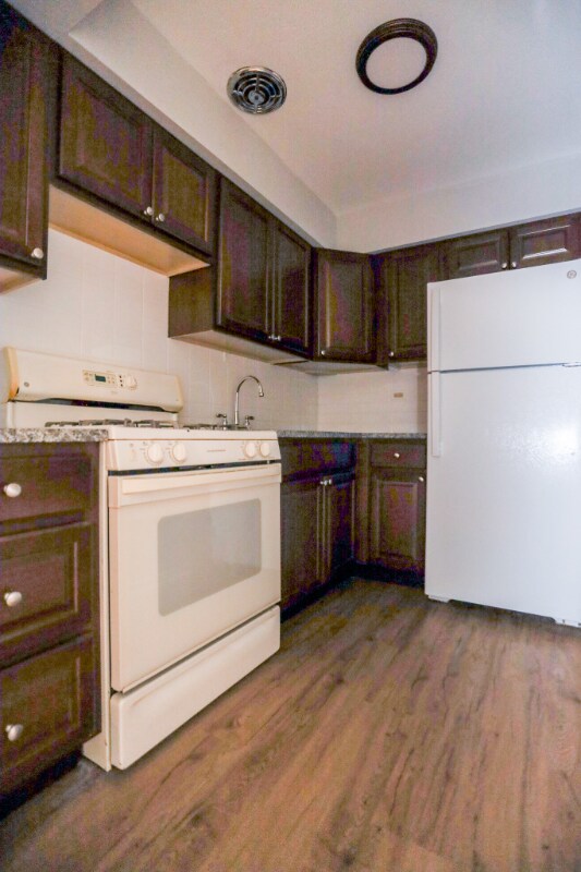 Foto del edificio - 2828 N Cambridge Ave