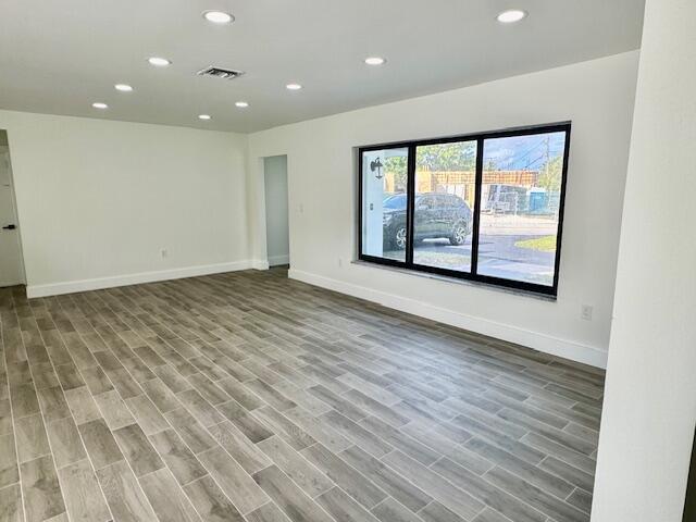 Foto del edificio - 10075 Yamato Rd